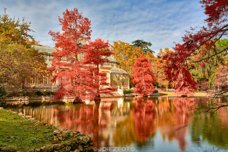 Palacio de Cristal del Parque del Retiro en Otoño