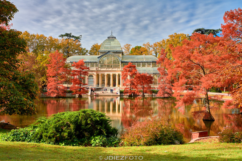 Palacio de Cristal del Parque del Retiro en Otoño
